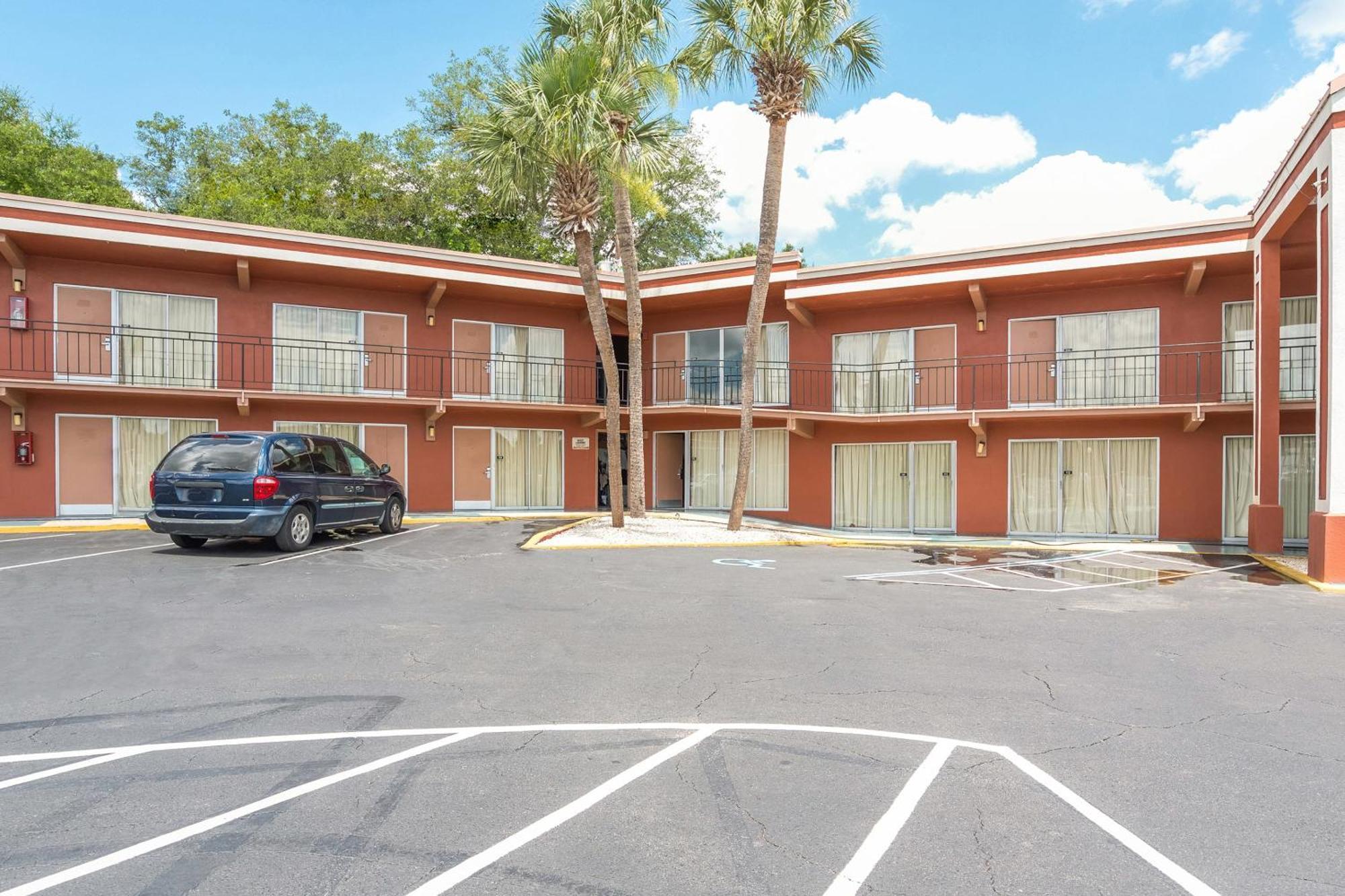 Oyo Hotel Mustang Silver Spring Fl Silver Springs Exterior photo