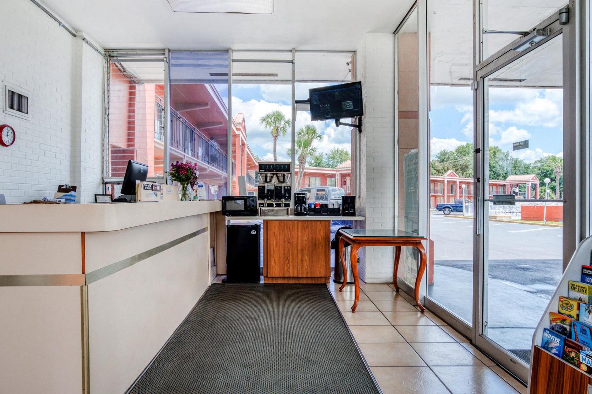 Oyo Hotel Mustang Silver Spring Fl Silver Springs Exterior photo